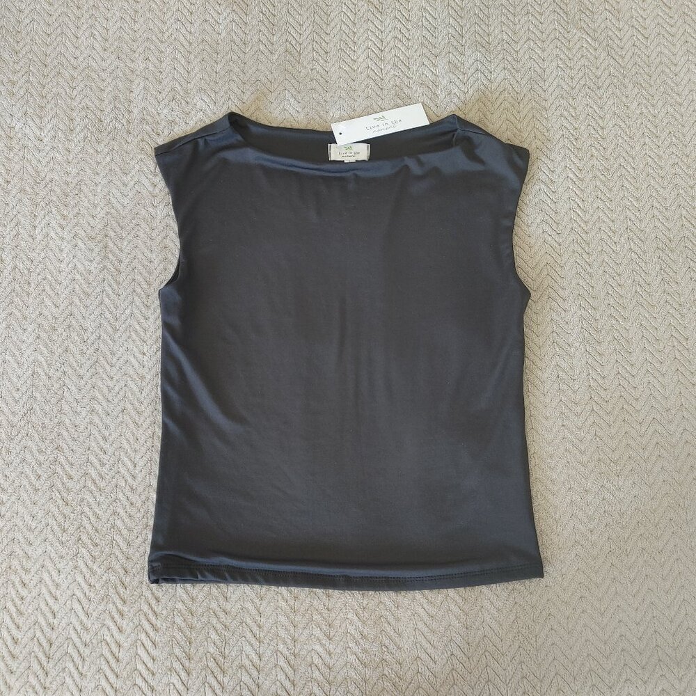 Live in The Moment - Women's Sleeveless Tank Shell Top, double layer shell - L
